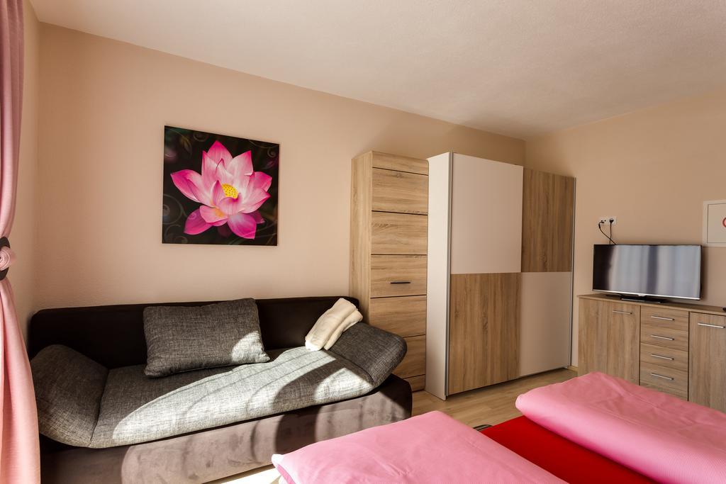 Biancas Ferienwohnung Im Haus Roswitha Tumpen Exteriör bild
