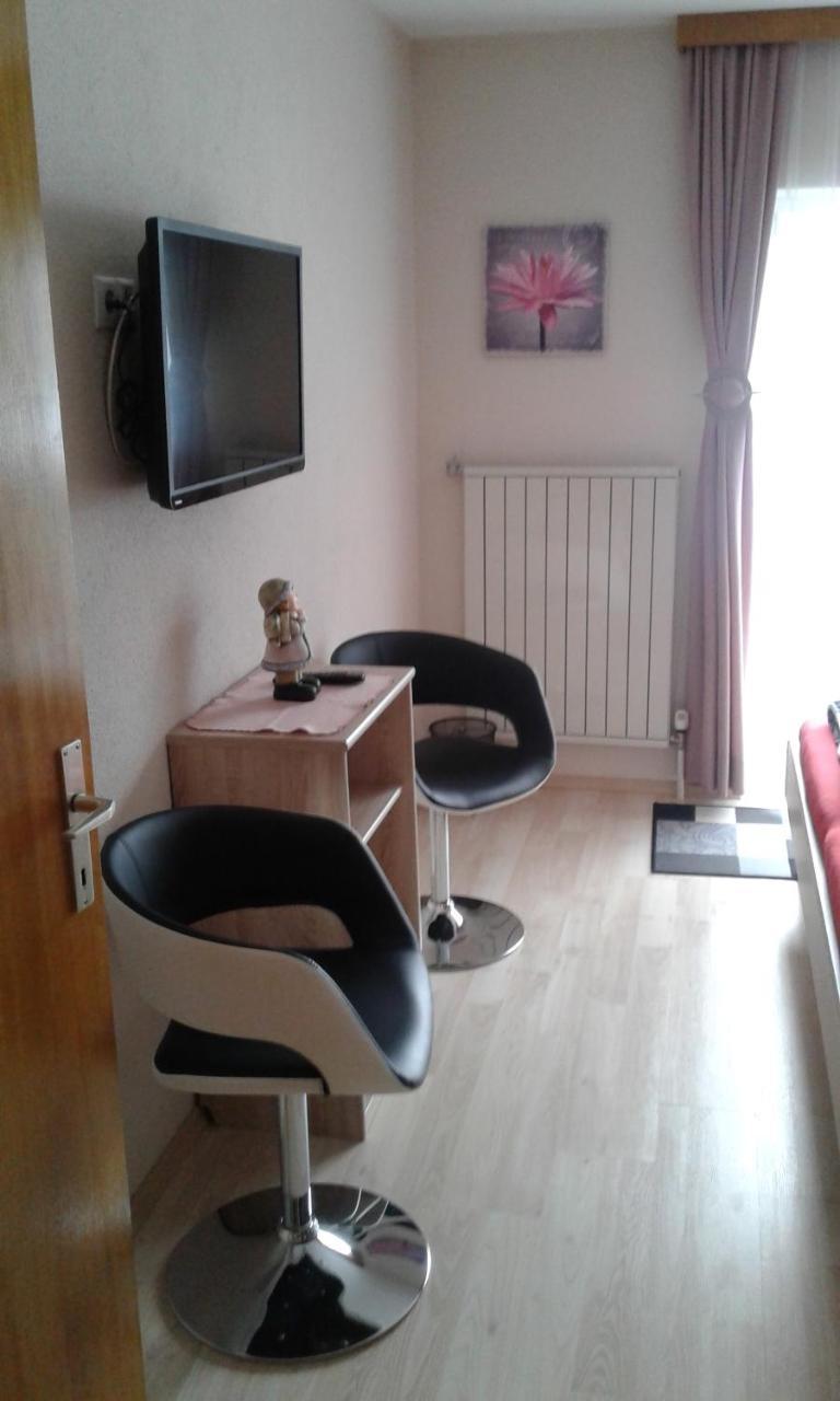 Biancas Ferienwohnung Im Haus Roswitha Tumpen Exteriör bild